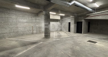 Spacious Office on Second Floor For Rent in Omonoia