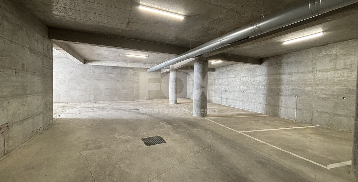 Spacious Office on Second Floor For Rent in Omonoia