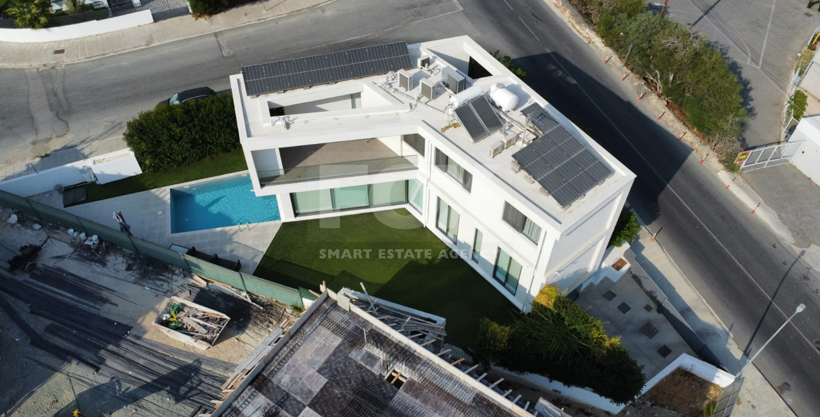 Unique Villa for Sale in Agios Athanasios