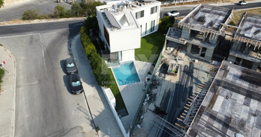 Unique Villa for Sale in Agios Athanasios