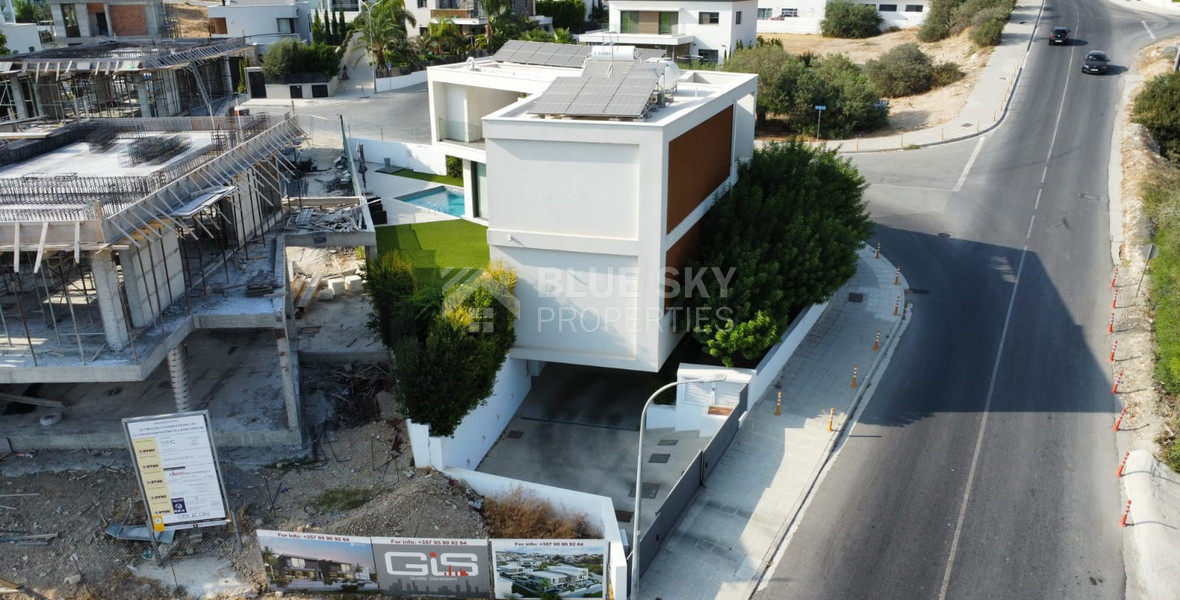 Unique Villa for Sale in Agios Athanasios