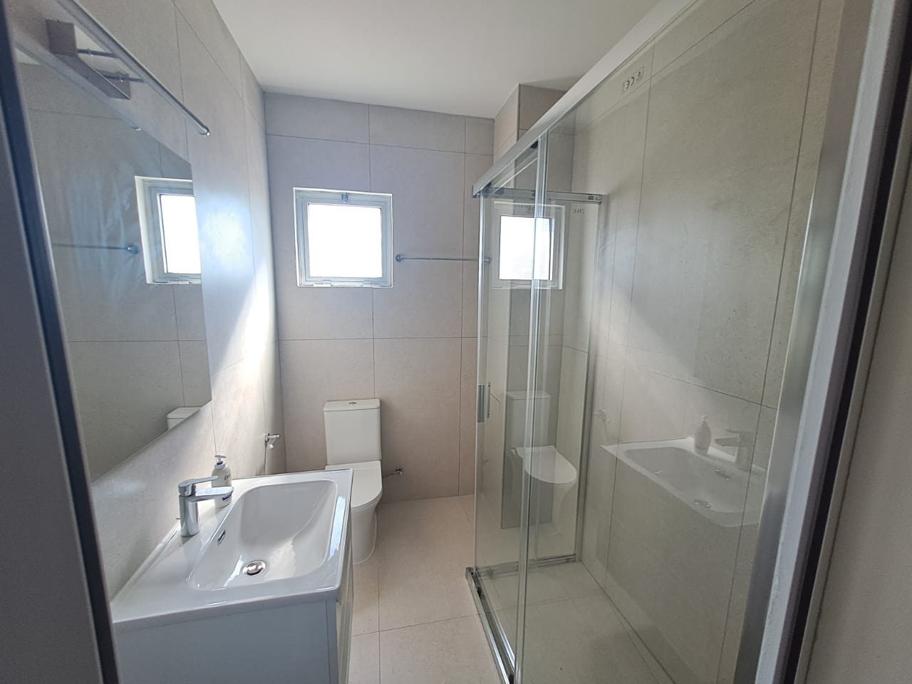 Mieszkanie 3 pokoi 100 m² w Nikozja, Cypr