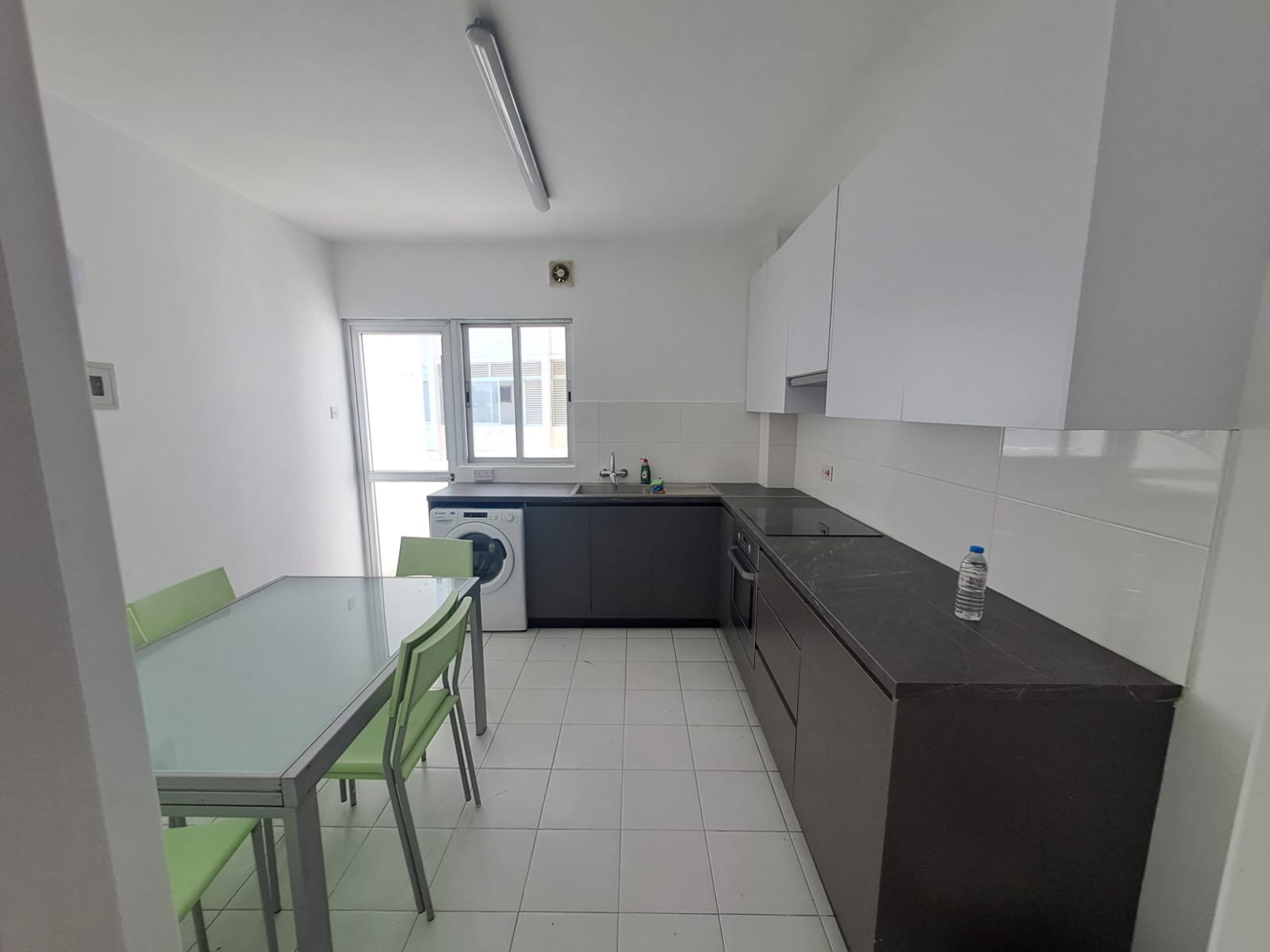 Mieszkanie 3 pokoi 100 m² w Nikozja, Cypr