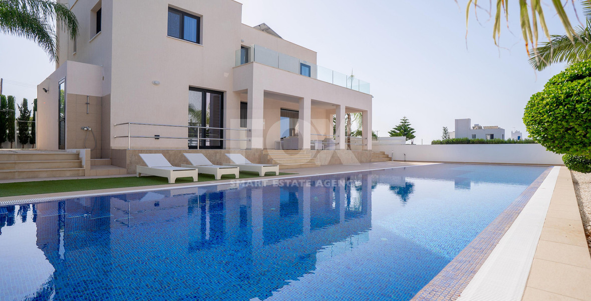 Stunning Four Bedroom Sea Front Villa in Peyia, for rent