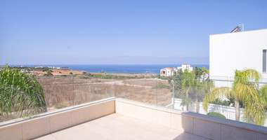 Stunning Four Bedroom Sea Front Villa in Peyia, for rent