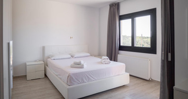 Stunning Four Bedroom Sea Front Villa in Peyia, for rent