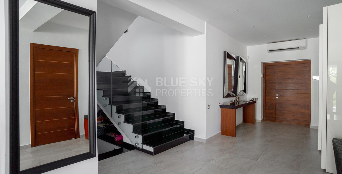 Stunning Four Bedroom Sea Front Villa in Peyia, for rent