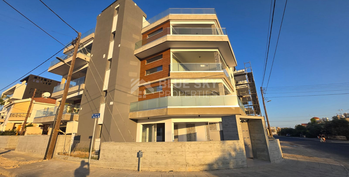 Brand-New Two-Bedroom Apartment for sale in Kato Polemidia: Corner Building in Cul-de-Sac