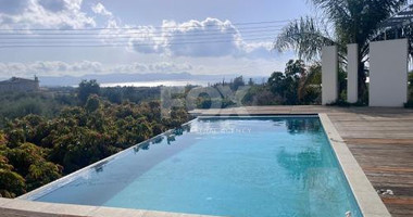 Sea View Villa with Private Swimming Pool for Rent in Argaka