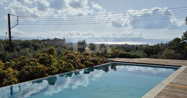 Sea View Villa with Private Swimming Pool for Rent in Argaka