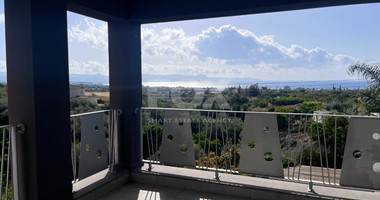 Sea View Villa with Private Swimming Pool for Rent in Argaka