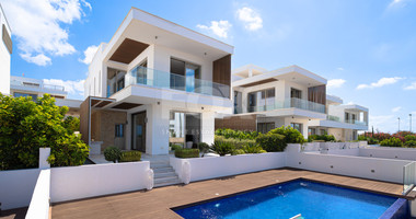 Four bedroom unique beachfront villa in Kissonerga, in Paphos