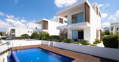 Four bedroom unique beachfront villa in Kissonerga, in Paphos