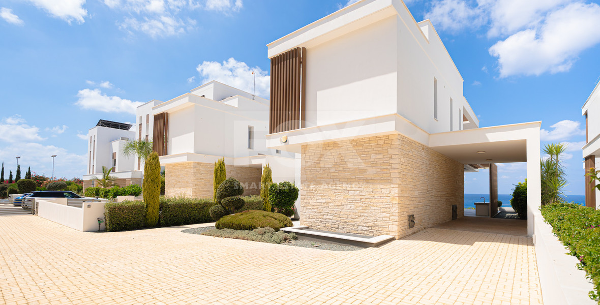 Four bedroom unique beachfront villa in Kissonerga, in Paphos