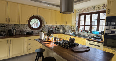 Charming Hilltop Retreat with Panoramic Views for sale in Akrounda