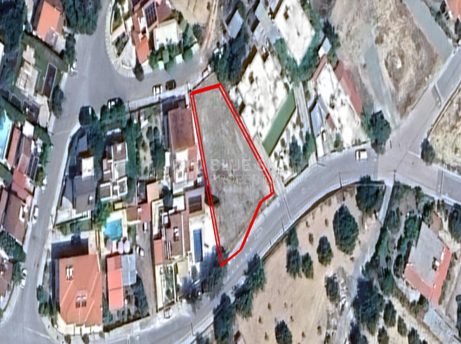 For Sale: Wide and Flat 792 m2 Residential Plot in Paramytha Village