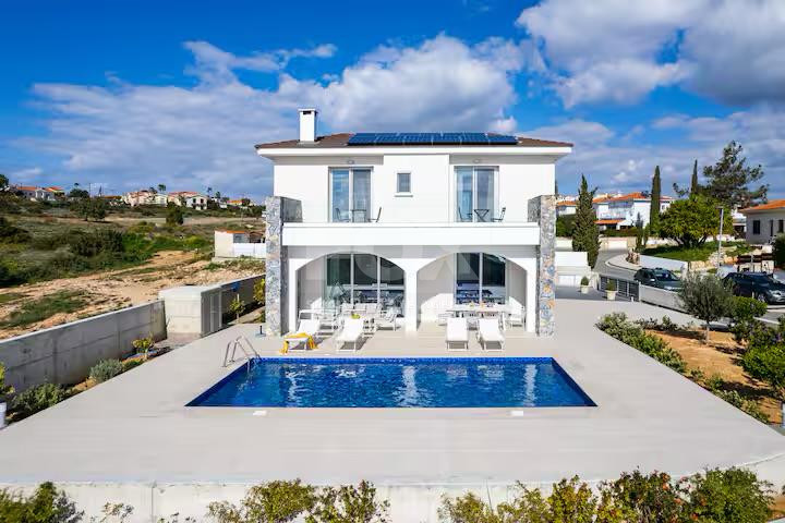 Three bedroom Luxury Villa with swimming pool for sale in Pissouri, Limassol