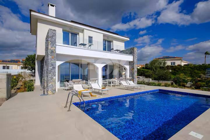 Three bedroom Luxury Villa with swimming pool for sale in Pissouri, Limassol