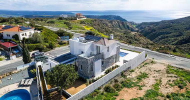 Three bedroom Luxury Villa with swimming pool for sale in Pissouri, Limassol