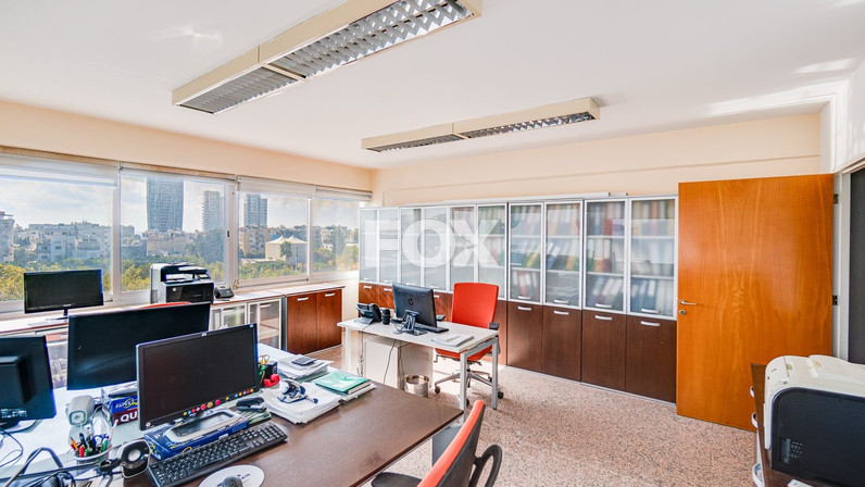Офис 90 м² в аренду в Agios Nicolaos, Limassol, Cyprus