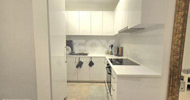 Three bedroom semi-detached house for rent in Mesa Geitonia