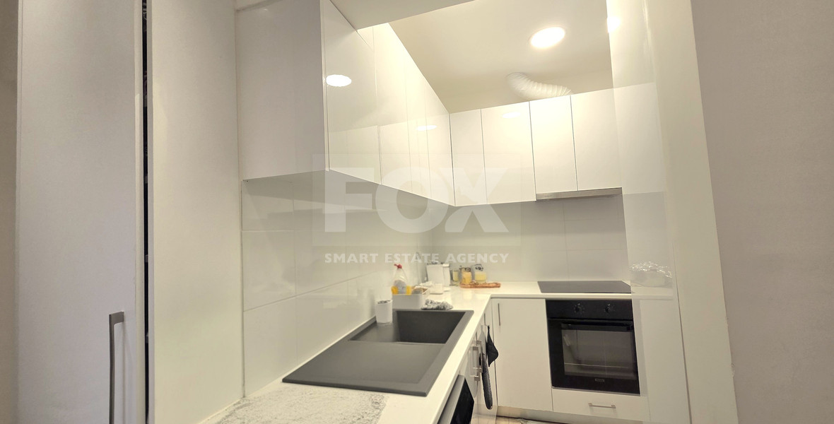 Three bedroom semi-detached house for rent in Mesa Geitonia