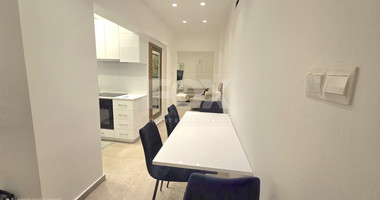 Three bedroom semi-detached house for rent in Mesa Geitonia