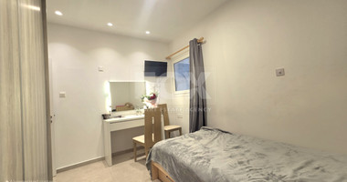 Three bedroom semi-detached house for rent in Mesa Geitonia