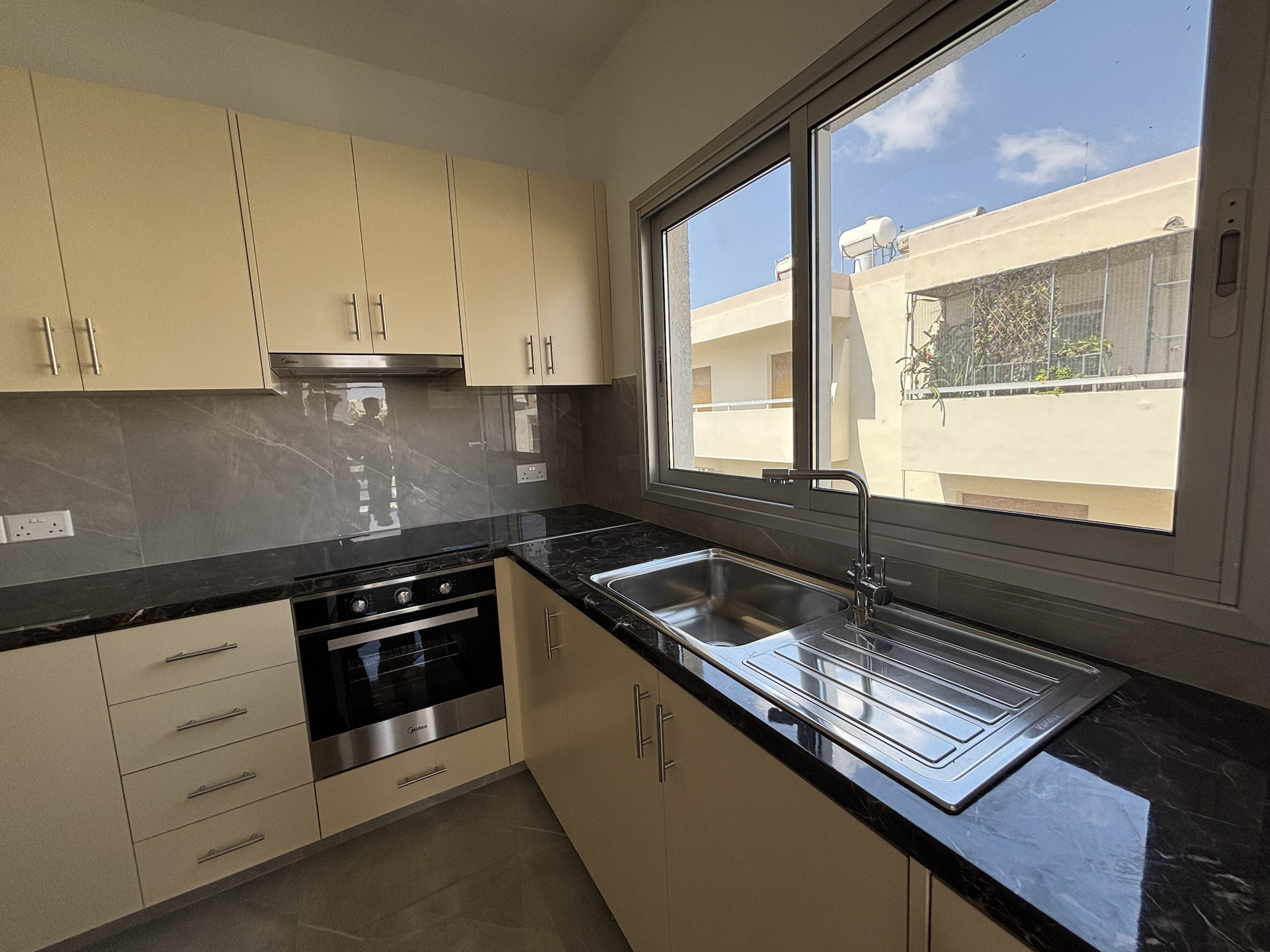 Mieszkanie 3 pokoi 120 m² w Limassol, Cypr