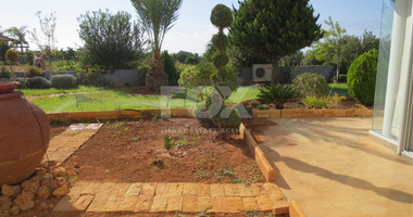 Four bedroom luxury detached villa with private gym for rent in Ypsonas Limassol