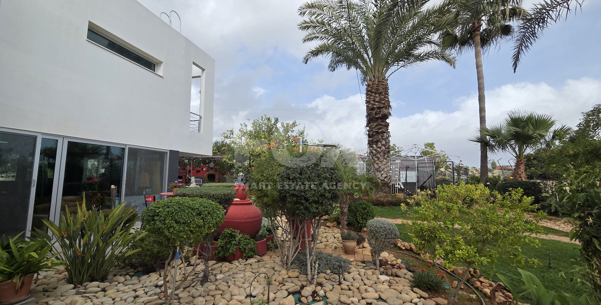 Four bedroom luxury detached villa with private gym for rent in Ypsonas Limassol