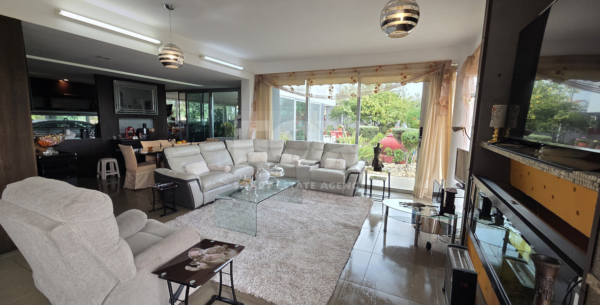 Four bedroom luxury detached villa with private gym for rent in Ypsonas Limassol