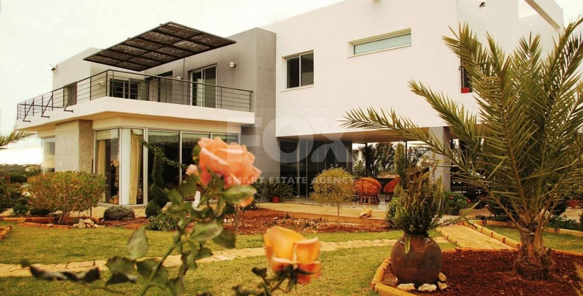 Luxury Four bedroom luxury detached villa with private gym for sale in Ypsonas