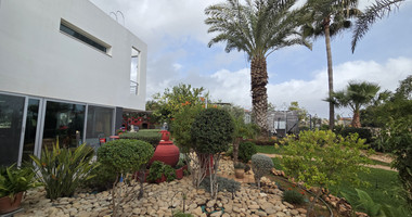 Luxury Four bedroom luxury detached villa with private gym for sale in Ypsonas