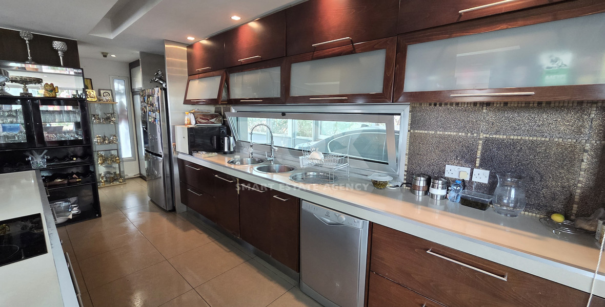 Luxury Four bedroom luxury detached villa with private gym for sale in Ypsonas