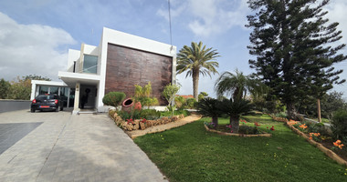 Luxury Four bedroom luxury detached villa with private gym for sale in Ypsonas