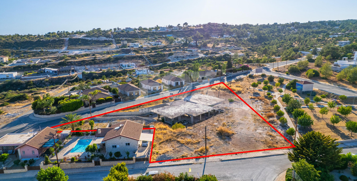 Plot for Sale  in Souni-Zanakia