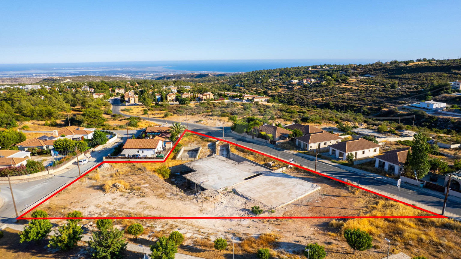 Plot for Sale  in Souni-Zanakia