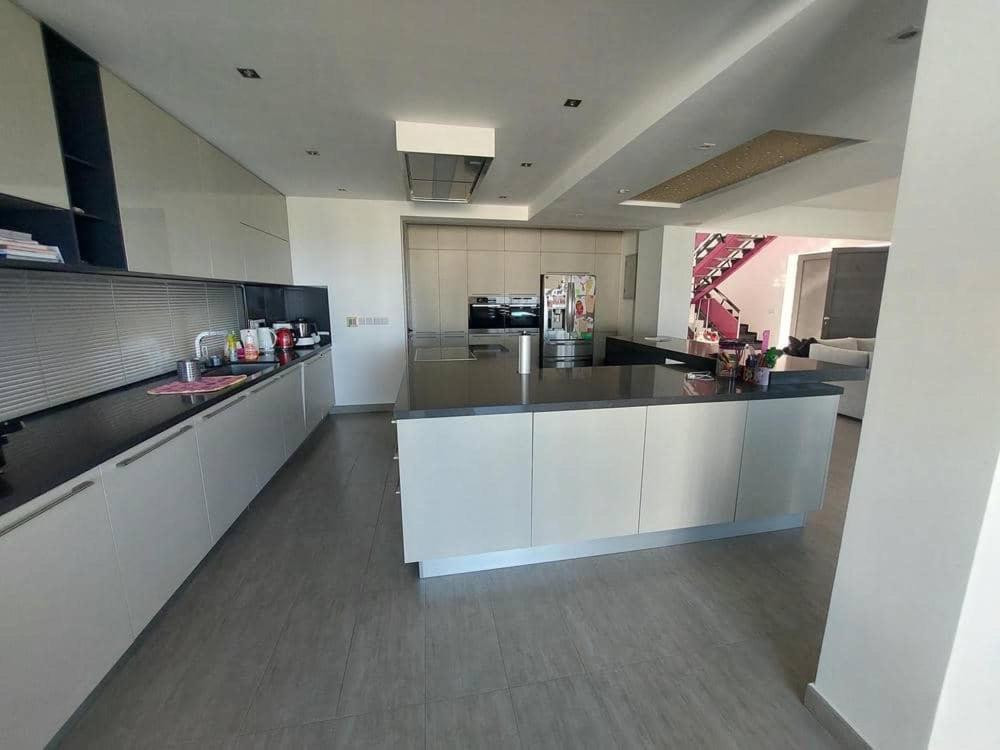 Mieszkanie 5 pokojów 650 m² Argaka, Cypr