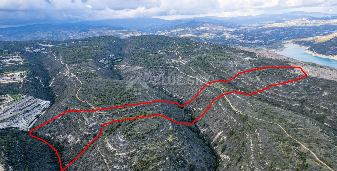 For Sale Large Field of 123487 m2 in Souni-Zanakia