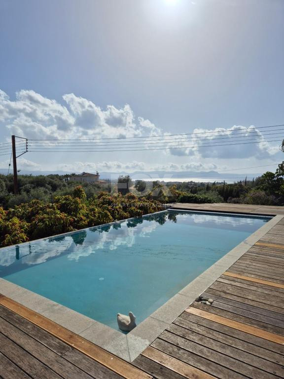 Holiday lets Per Day  : Four Bedroom Furnished Villa with Sea View in Argaka