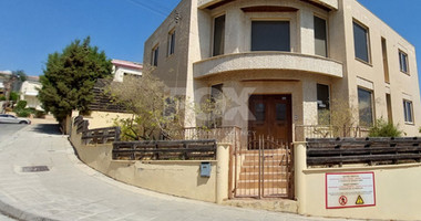 For Sale Spacious Four Bedroom House in Agios Athanasios