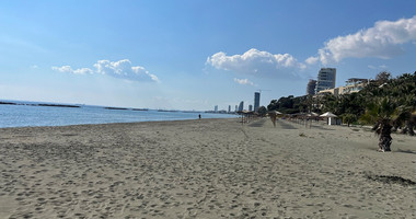 Four bedroom apartment with sea view for rent in Agios Tychonas tourist area , Limassol