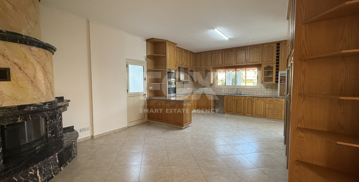 FOR RENT LARGE SIX BEDROOM VILLA WITH SWIMMING POOL AND SEPARATE GUEST AREA IN AGIOS ATHANASIOS.