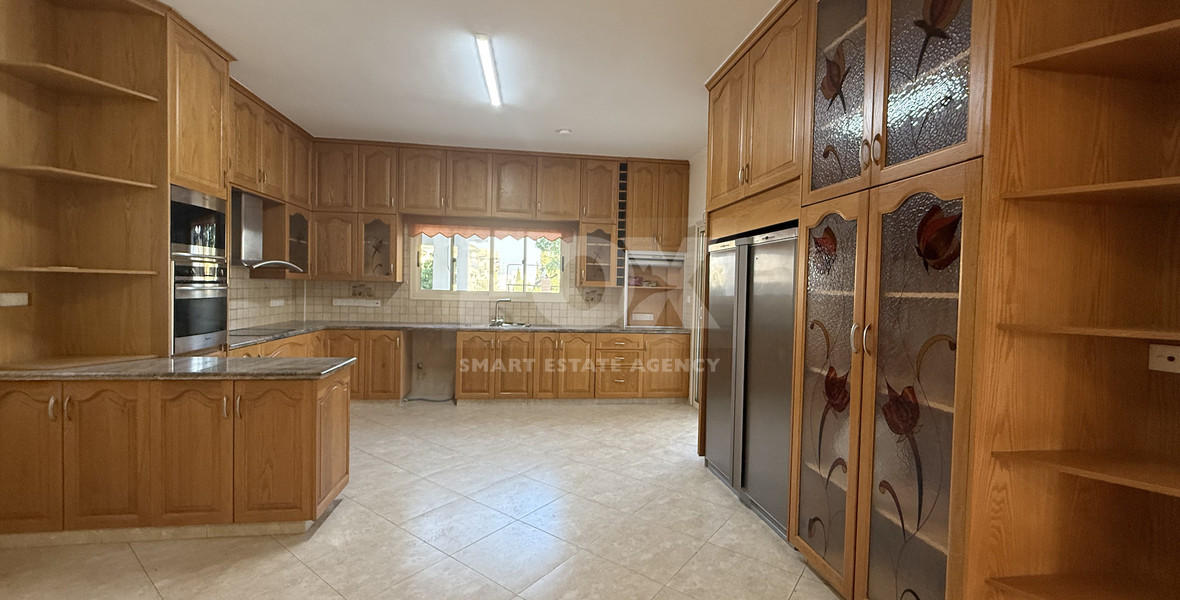 FOR RENT LARGE SIX BEDROOM VILLA WITH SWIMMING POOL AND SEPARATE GUEST AREA IN AGIOS ATHANASIOS.