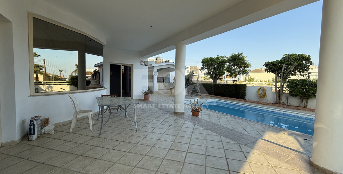 FOR RENT LARGE SIX BEDROOM VILLA WITH SWIMMING POOL AND SEPARATE GUEST AREA IN AGIOS ATHANASIOS.