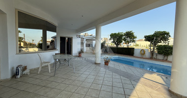 FOR RENT LARGE SIX BEDROOM VILLA WITH SWIMMING POOL AND SEPARATE GUEST AREA IN AGIOS ATHANASIOS.