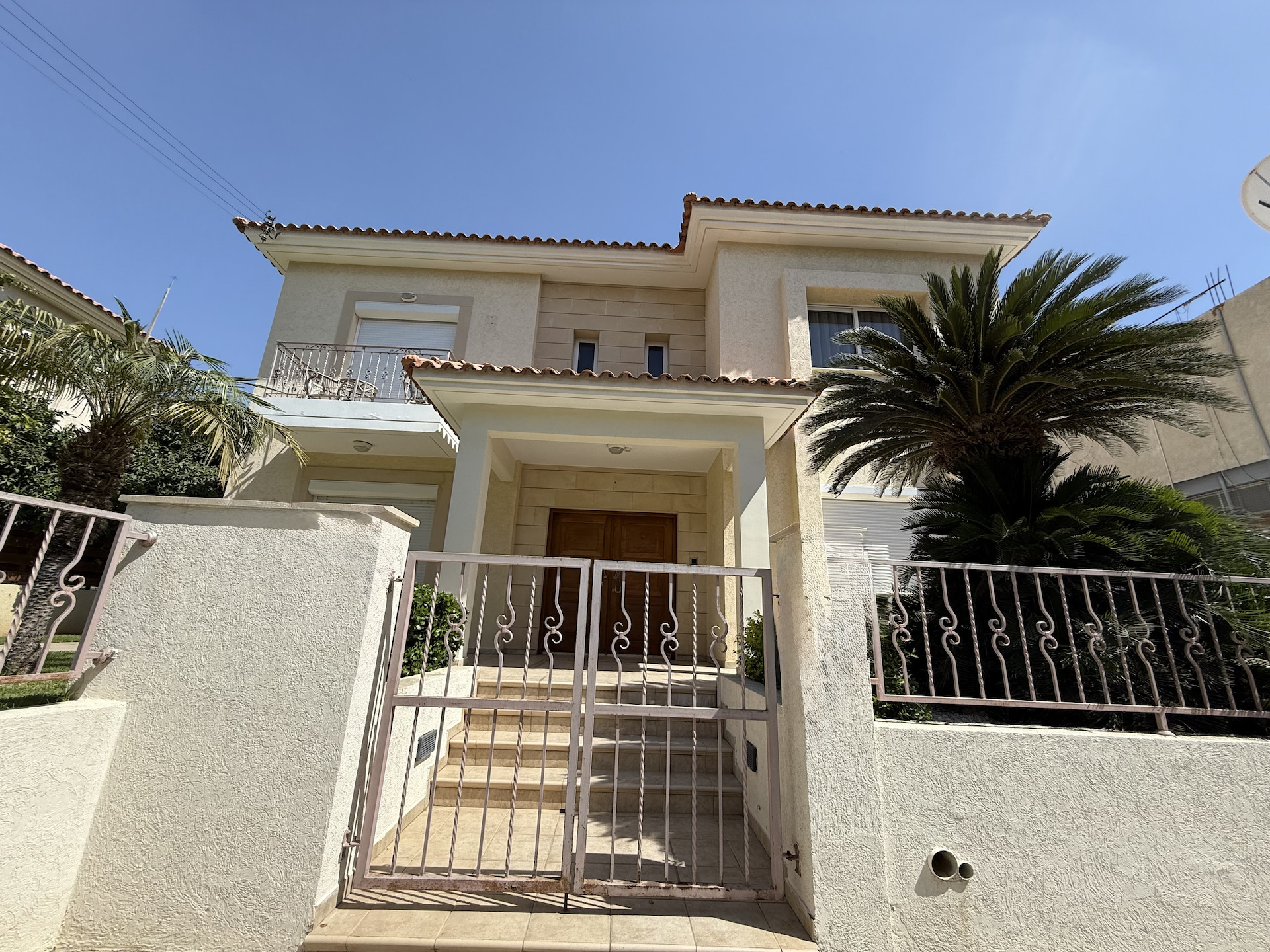 Mieszkanie 4 pokoi 300 m² w Jermasoja, Cypr