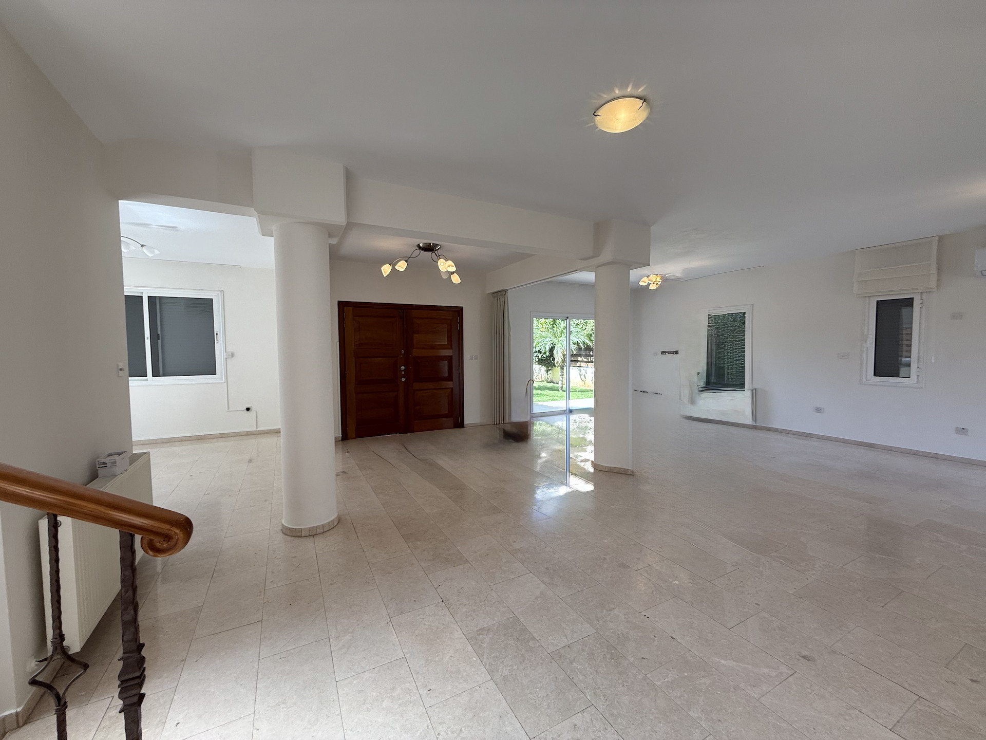 Mieszkanie 4 pokoi 300 m² w Jermasoja, Cypr