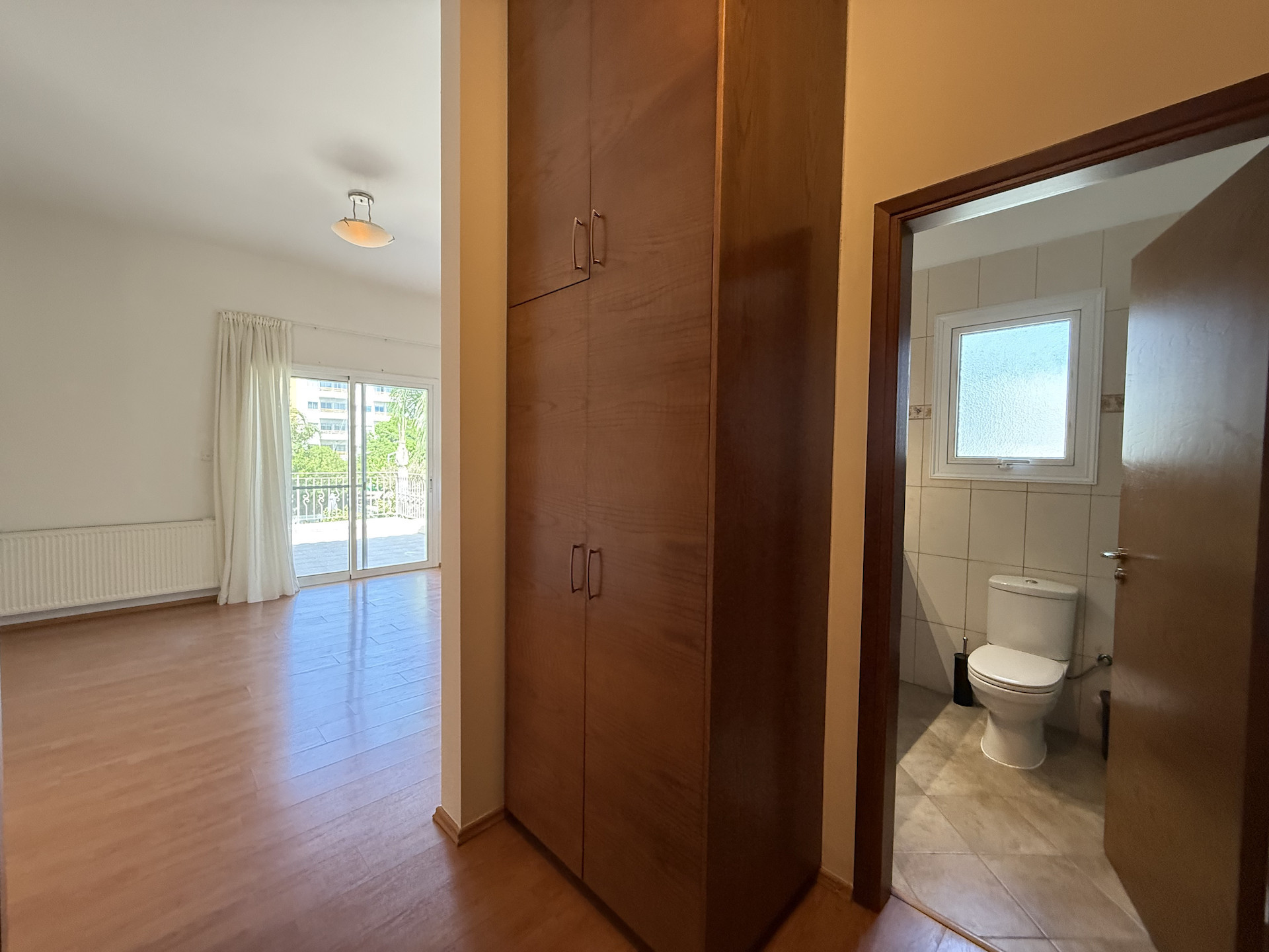 Mieszkanie 4 pokoi 300 m² w Jermasoja, Cypr